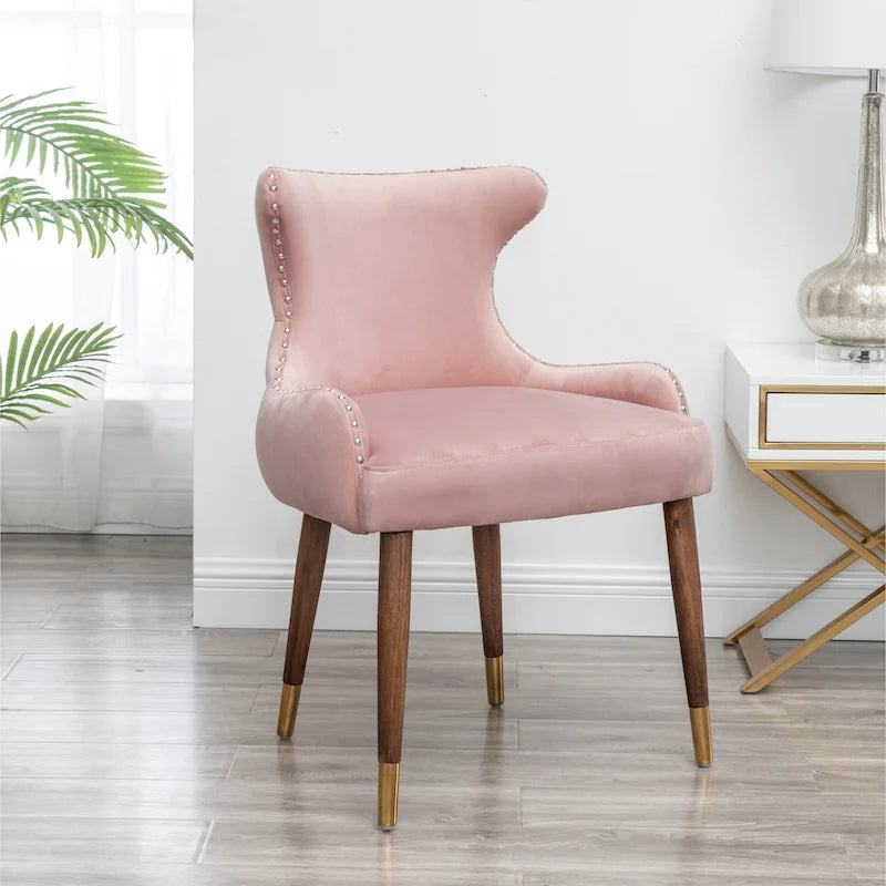 Fauteuil d'appoint rose moderne 23 en polyester, avec pieds en bois d'hévéa massif et clous décoratifs
