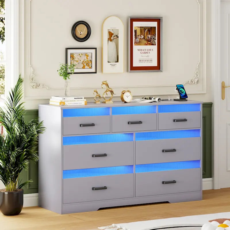 Commode à 7 tiroirs avec lumière LED et port USB