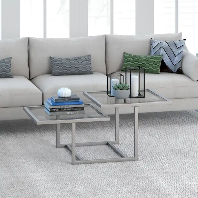 Table basse à deux plateaux en verre trempé avec piètement métallique géométrique